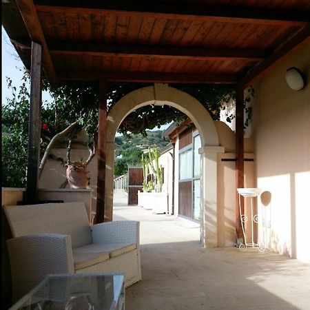Agriturismo La Fiumara Villa Noto Bagian luar foto