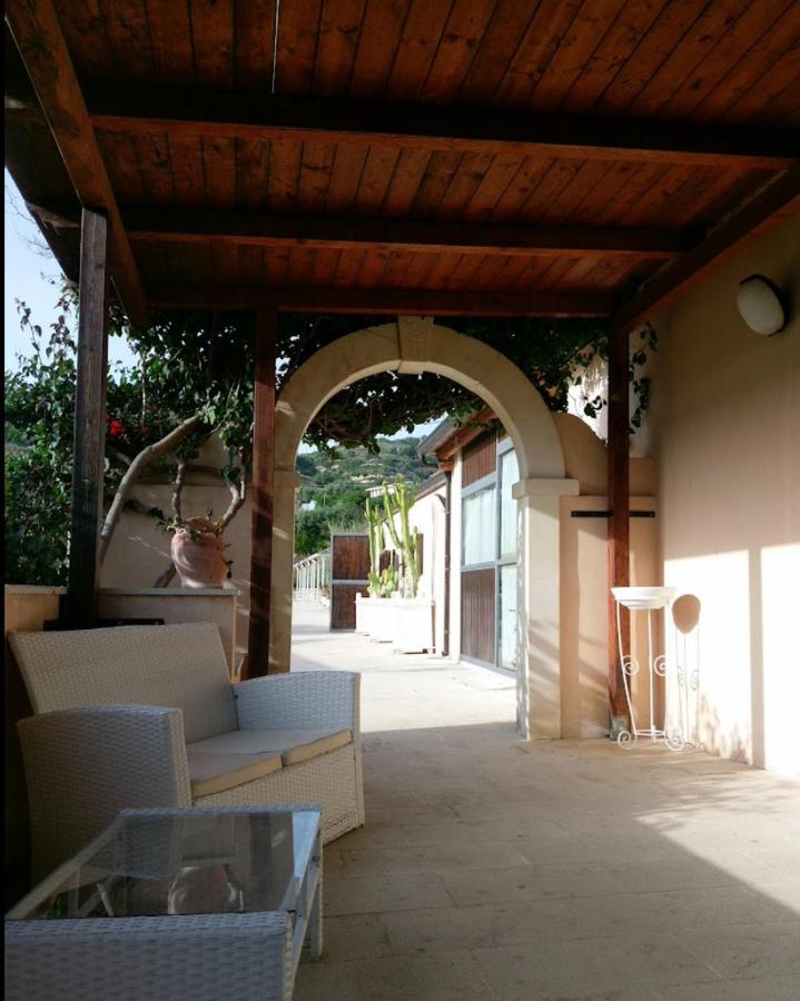 Agriturismo La Fiumara Villa Noto Bagian luar foto