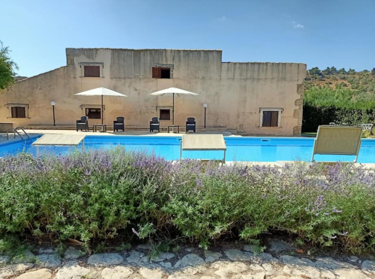 Agriturismo La Fiumara Villa Noto Bagian luar foto